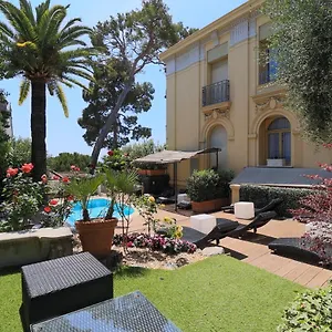 Petit Palais Hotell